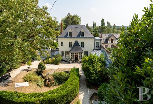 center-val-de-loire - In the centre of Montrichard, a comfortable residence with terraced gardens and rock-cut event galleries